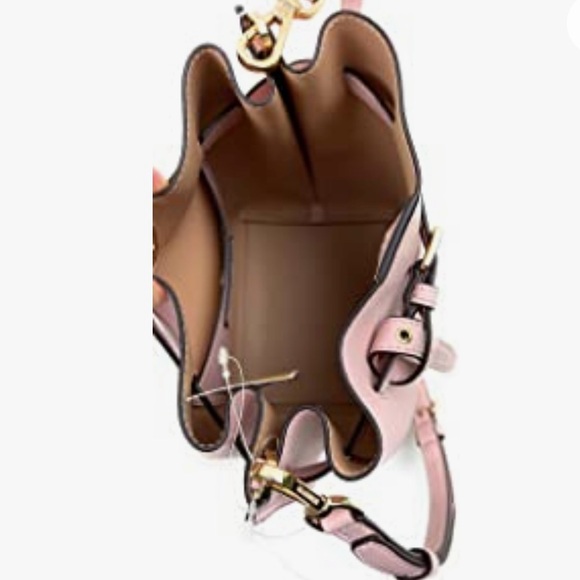 🎀HOST PICK🎀 • -NWT- Michael Kors Powder Blush Crossbody/ Shoulder Bucket Bag - Picture 6 of 8
